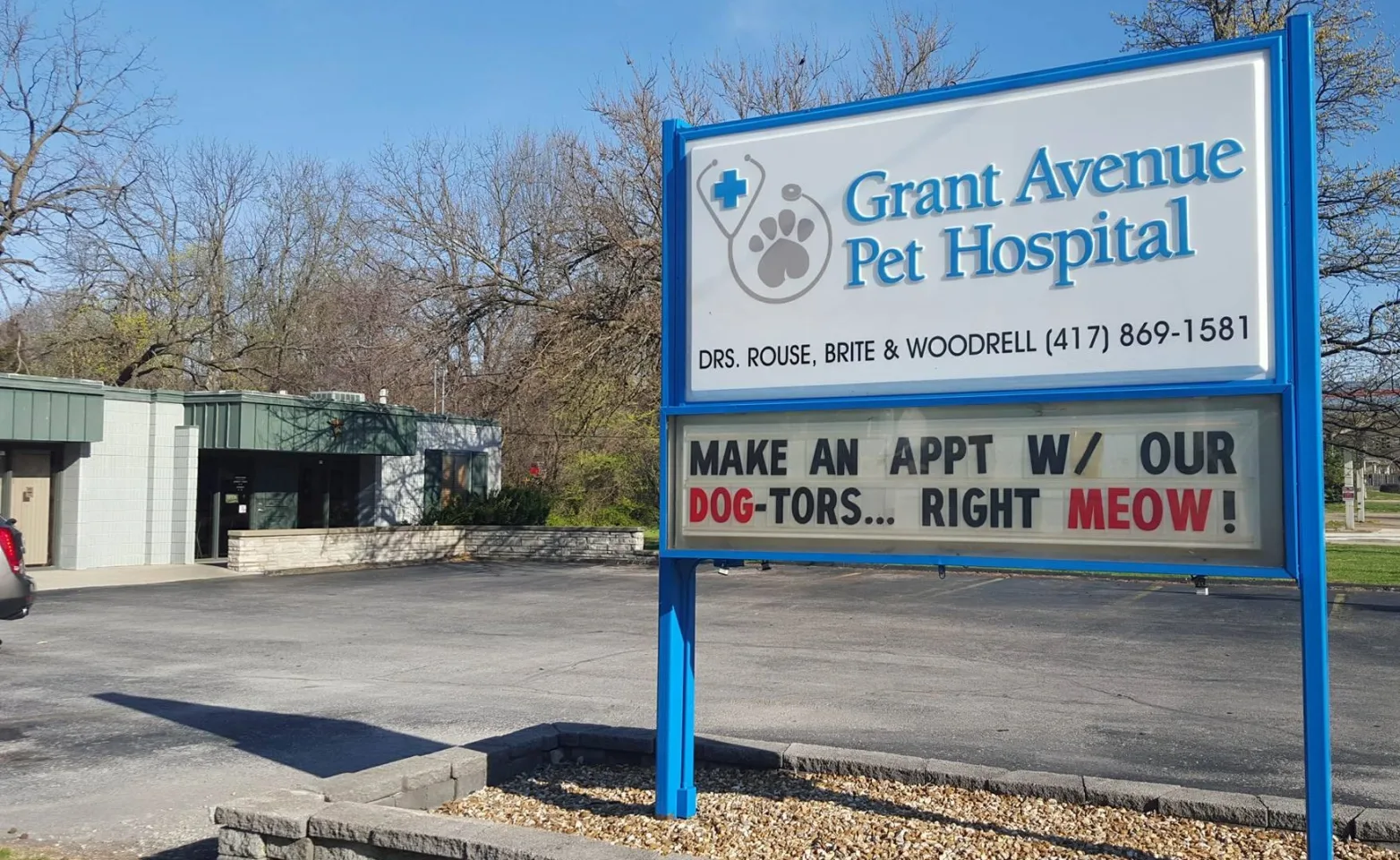 Grant Pet Hospital Sign 